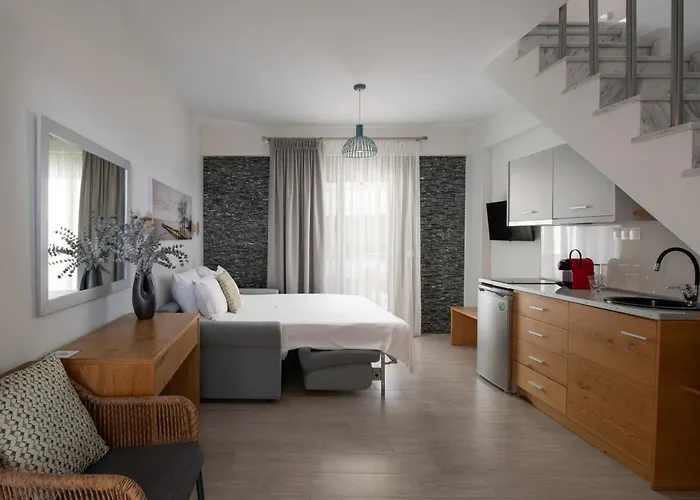 Leon * Nikiti (Sithonia)